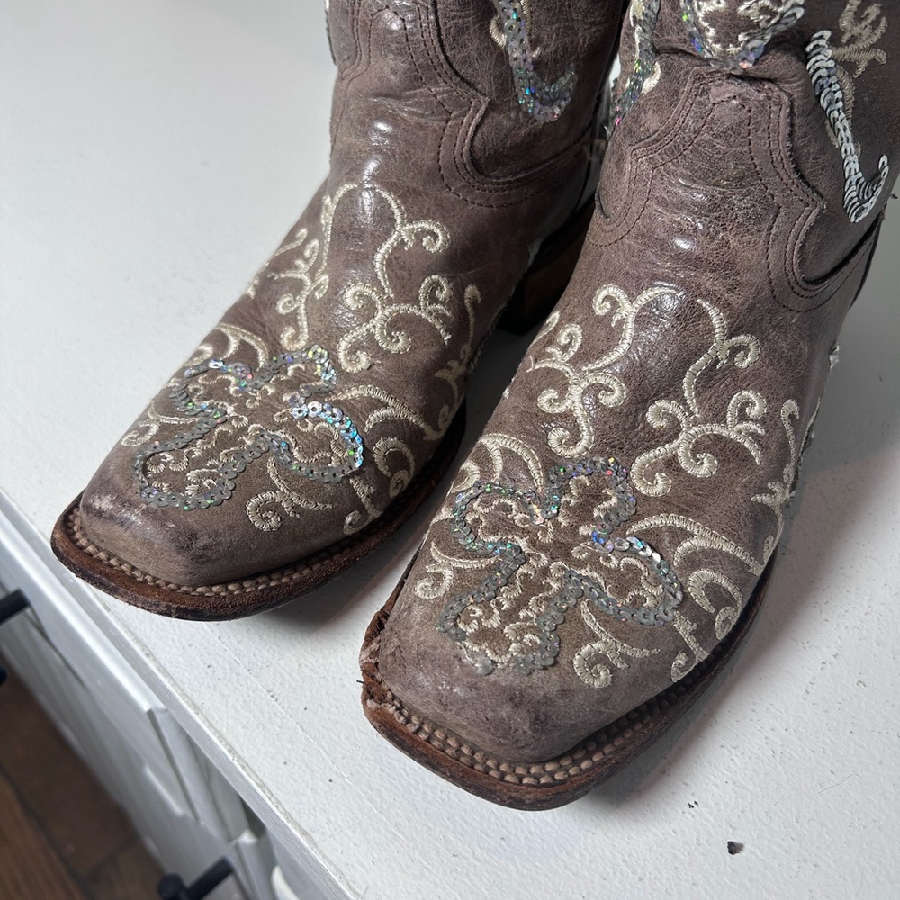**SOLD**Corral Boots Women’s 8M Embroidered Sequins Western Cowboy Boots - Picture 4 of 9